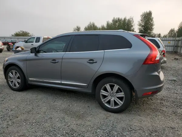 YV4612RM8G2867800 2016 VOLVO XC60 - Image 2