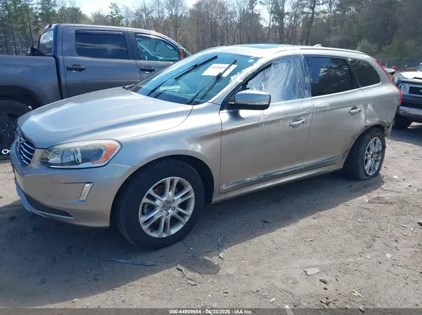 YV4612RM9G2808822 2016 VOLVO XC60 - Image 2