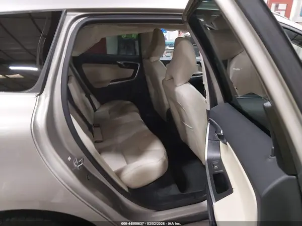 YV4612RM9G2866977 2016 VOLVO XC60 - Image 8