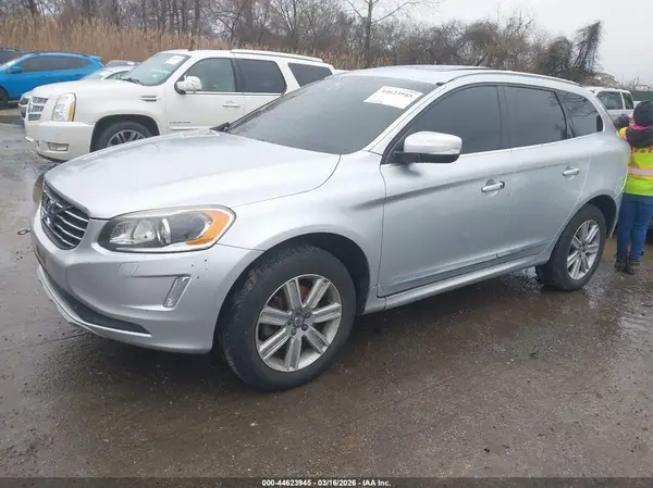 YV4612RMXG2787060 2016 VOLVO XC60 - Image 2