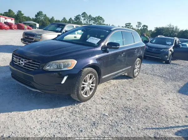 YV4612RMXG2847340 2016 VOLVO XC60 - Image 2