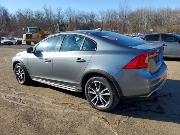 YV4612UM1G2000732 2016 VOLVO S60 - Image 2