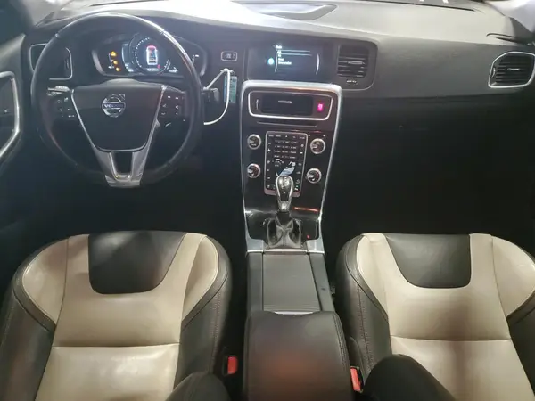 YV4612UM2G2000755 2016 VOLVO S60 - Image 8