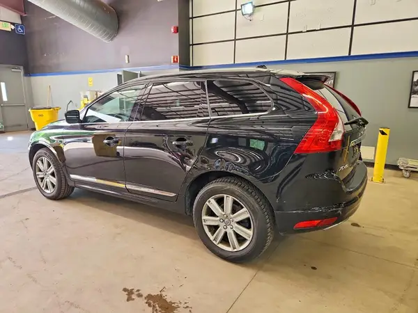 YV4902RK2G2788086 2016 VOLVO XC60 - Image 2