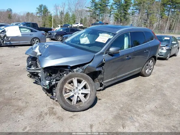 YV4902RK2G2807929 2016 VOLVO XC60 - Image 2