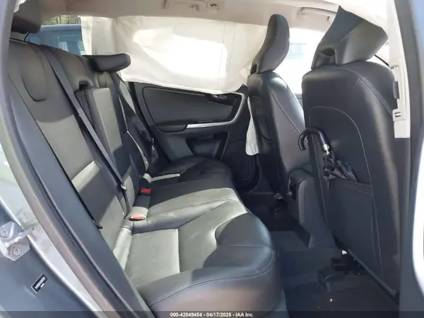 YV4902RK2G2807929 2016 VOLVO XC60 - Image 8