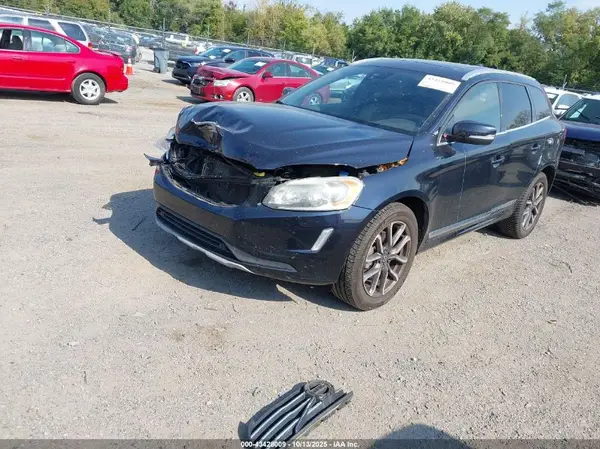 YV4902RK2G2839103 2016 VOLVO XC60 - Image 2