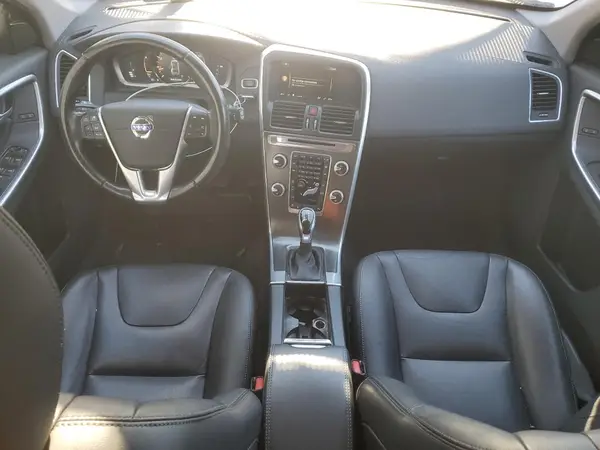 YV4902RK4G2810850 2016 VOLVO XC60 - Image 8