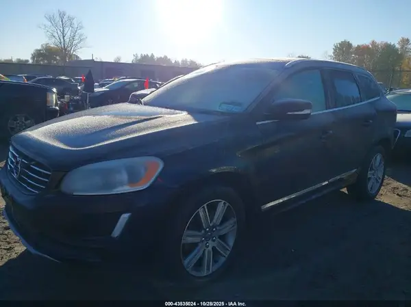 YV4902RK4G2840298 2016 VOLVO XC60 - Image 2