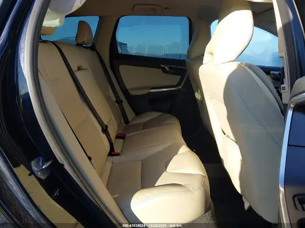YV4902RK4G2840298 2016 VOLVO XC60 - Image 8