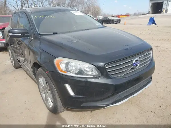 YV4902RK5G2775901 2016 VOLVO XC60 - Image 1