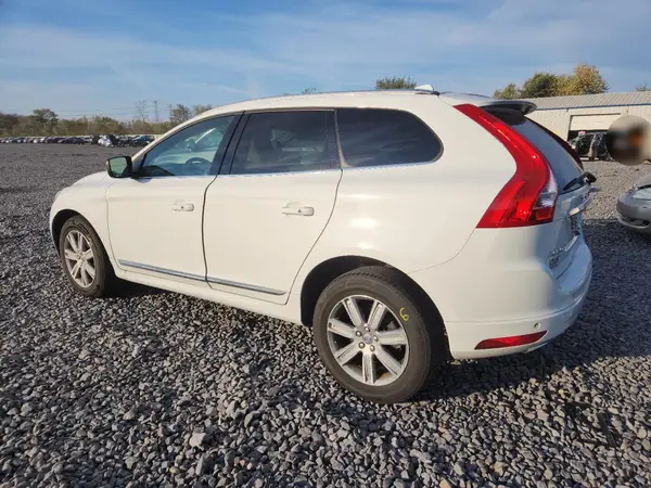 YV4902RK6G2785630 2016 VOLVO XC60 - Image 2