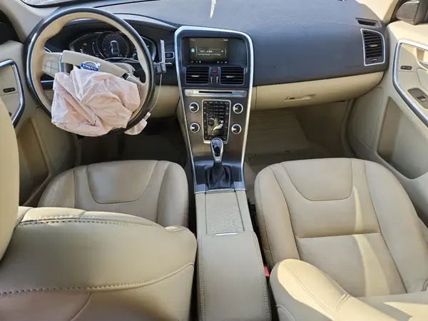 YV4902RK6G2785630 2016 VOLVO XC60 - Image 8