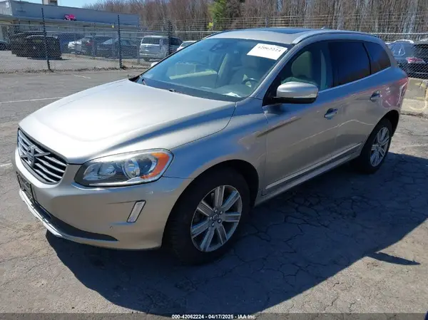 YV4902RK7G2783014 2016 VOLVO XC60 - Image 2