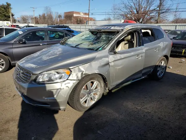 YV4902RK7G2783031 2016 VOLVO XC60 - Image 1