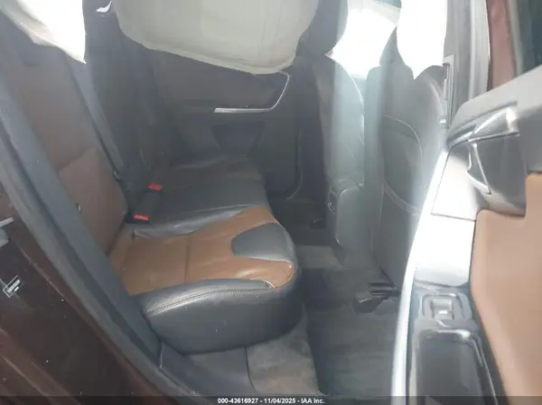YV4902RK7G2837699 2016 VOLVO XC60 - Image 8