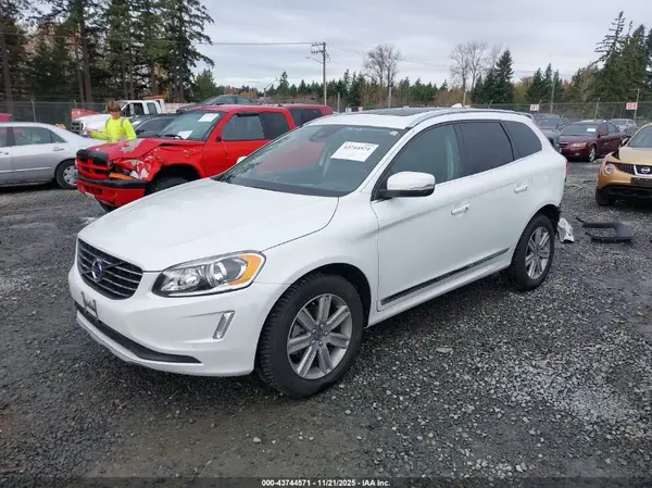 YV4902RK8G2801164 2016 VOLVO XC60 - Image 2