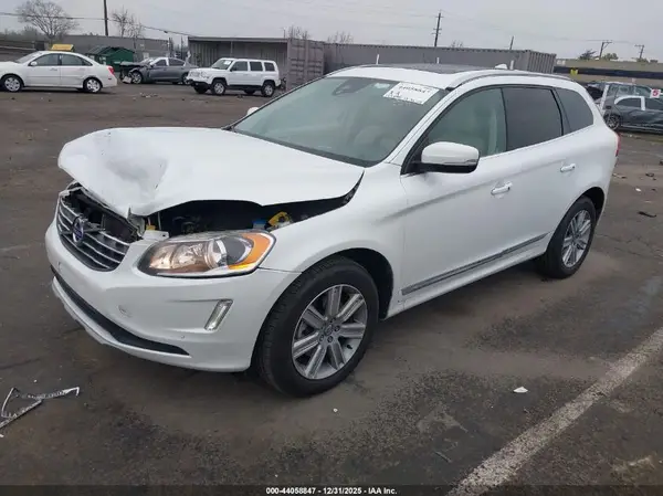 YV4902RK8G2819180 2016 VOLVO XC60 - Image 2