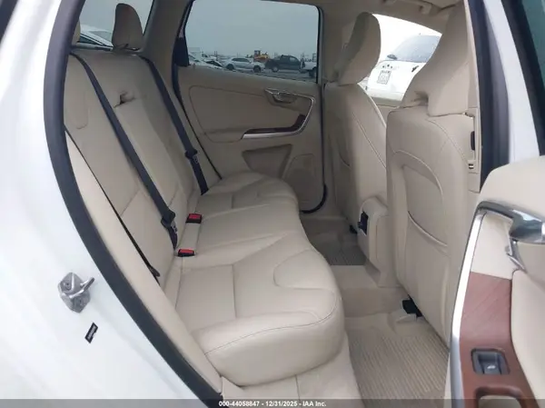 YV4902RK8G2819180 2016 VOLVO XC60 - Image 8