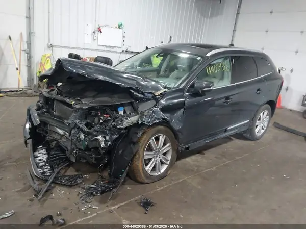 YV4902RK9G2852852 2016 VOLVO XC60 - Image 2
