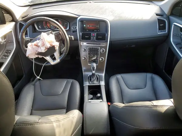 YV4902RKXG2783198 2016 VOLVO XC60 - Image 8