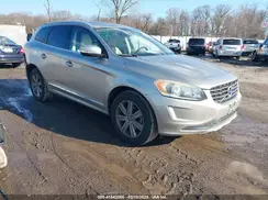 YV4902RKXG2820492 2016 VOLVO XC60