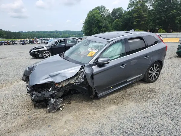 YV4902RM2G2829690 2016 VOLVO XC60 - Image 1