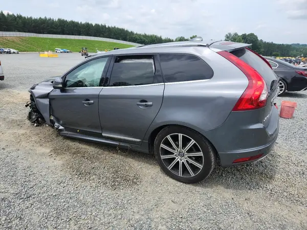 YV4902RM2G2829690 2016 VOLVO XC60 - Image 2