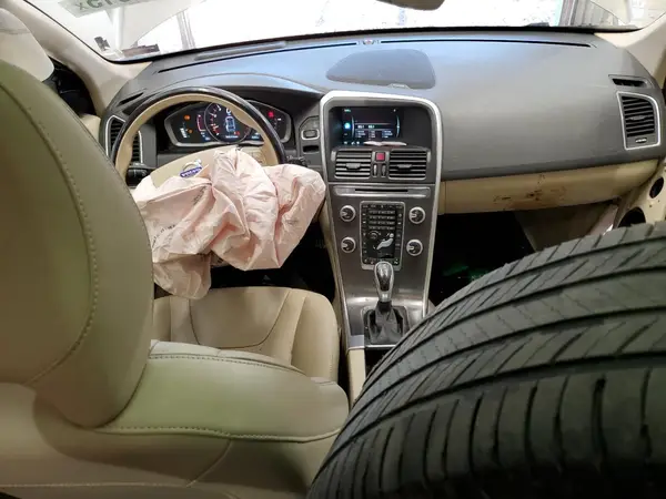 YV4902RM4G2831103 2016 VOLVO XC60 - Image 8