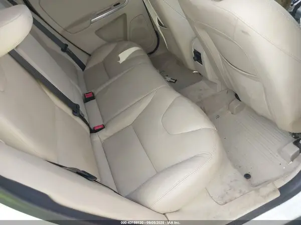 YV4902RM5G2781280 2016 VOLVO XC60 - Image 8