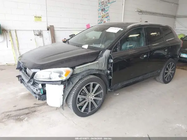 YV4902RM6G2812102 2016 VOLVO XC60 - Image 2
