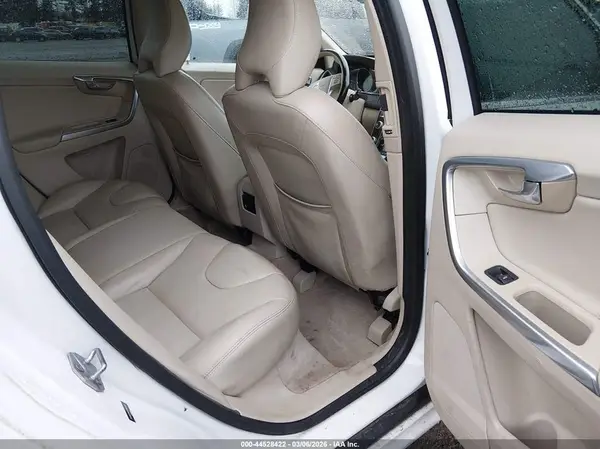 YV4902RM6G2813654 2016 VOLVO XC60 - Image 8