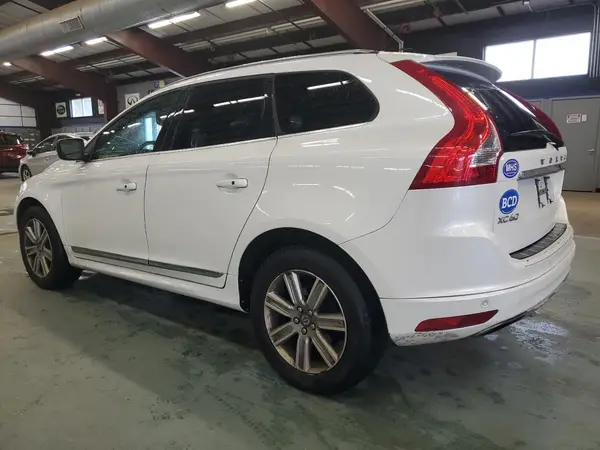 YV4902RM8G2847014 2016 VOLVO XC60 - Image 2