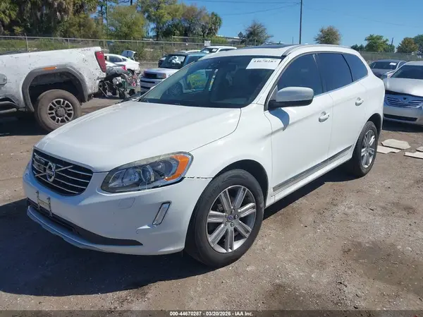 YV4902RMXG2810126 2016 VOLVO XC60 - Image 2
