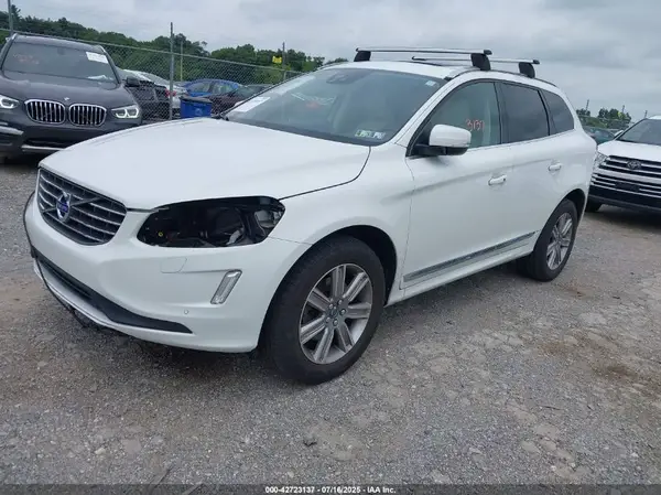 YV4902RMXG2850996 2016 VOLVO XC60 - Image 2
