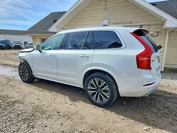 YV4A221K2M1681785 2021 VOLVO XC90 - Image 2