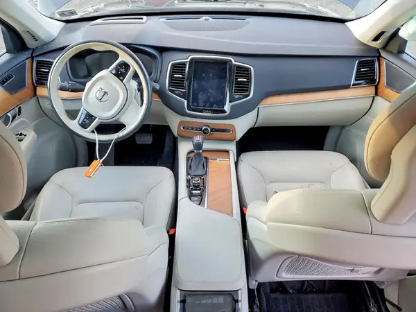 YV4A221K2M1702439 2021 VOLVO XC90 - Image 8
