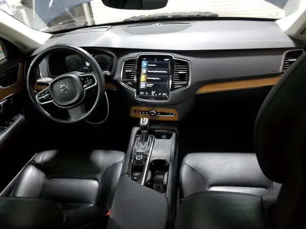 YV4A221K2N1777983 2022 VOLVO XC90 - Image 8