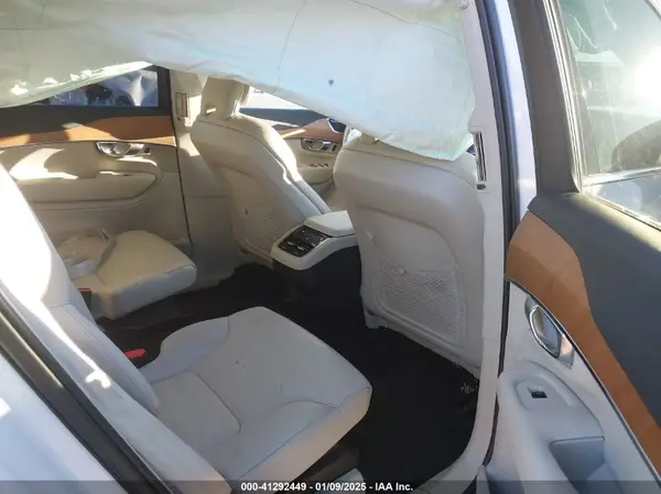 YV4A221K2N1840712 2022 VOLVO XC90 - Image 8