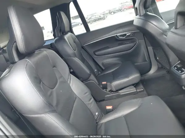 YV4A221K4L1584182 2020 VOLVO XC90 - Image 8