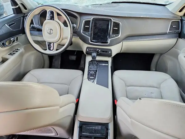 YV4A221K4L1587048 2020 VOLVO XC90 - Image 8