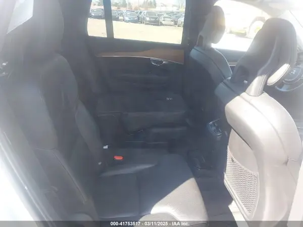 YV4A221K5M1677620 2021 VOLVO XC90 - Image 8