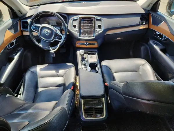 YV4A221K5M1748833 2021 VOLVO XC90 - Image 8