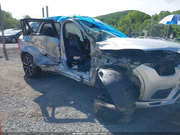 YV4A221K6L1557582 2020 VOLVO XC90 - Image 1
