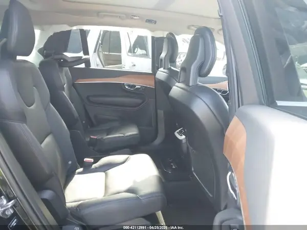 YV4A221K7N1781589 2022 VOLVO XC90 - Image 8