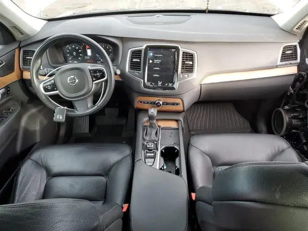 YV4A221K8M1702915 2021 VOLVO XC90 - Image 8