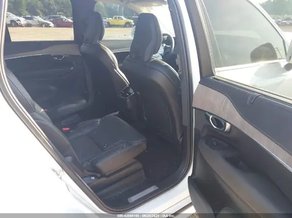YV4A221L0N1832228 2022 VOLVO XC90 - Image 8