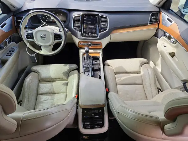 YV4A221L2L1568717 2020 VOLVO XC90 - Image 8