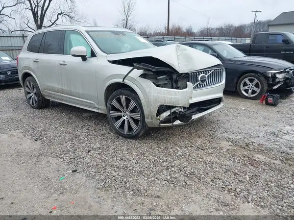 YV4A221L2N1813843 2022 VOLVO XC90 - Image 1