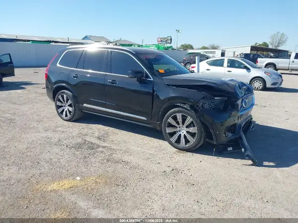 YV4A221L3N1836399 2022 VOLVO XC90 - Image 1